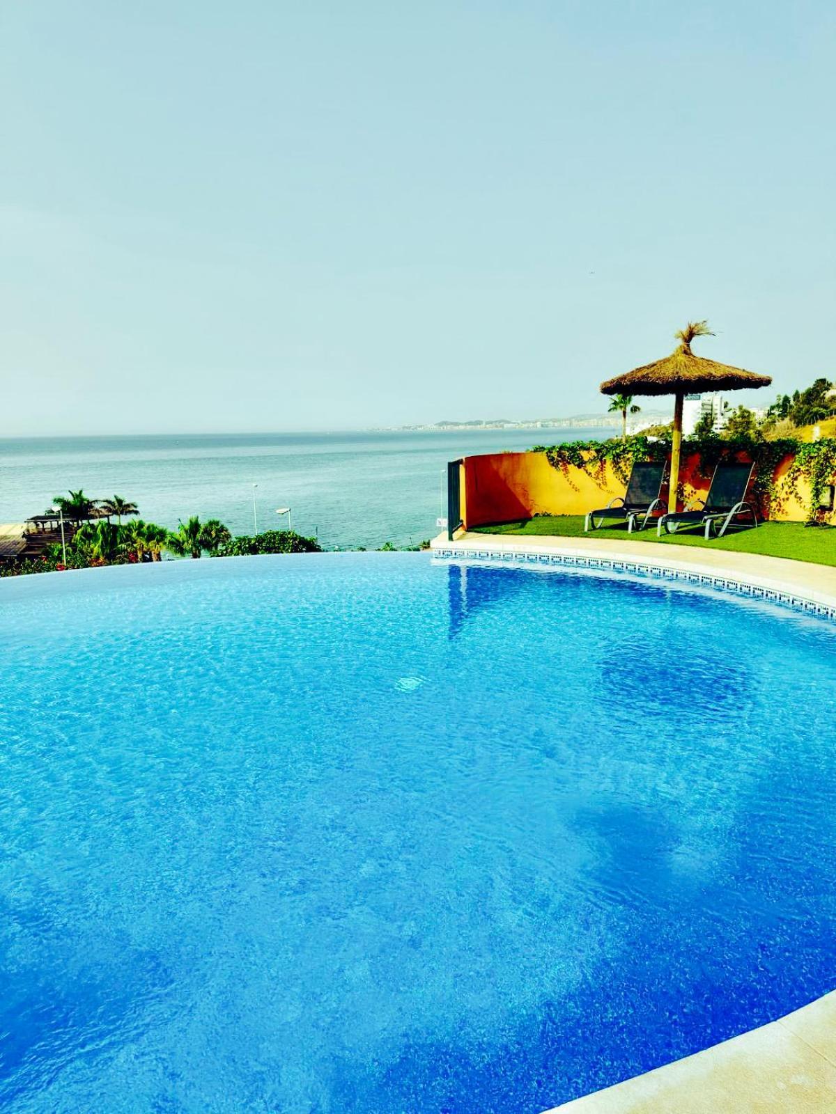 Hébergement de vacances Sunny House At The Infinity Pool Shared *
